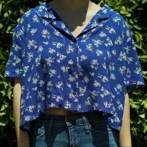blue/flower pattern button up crop top